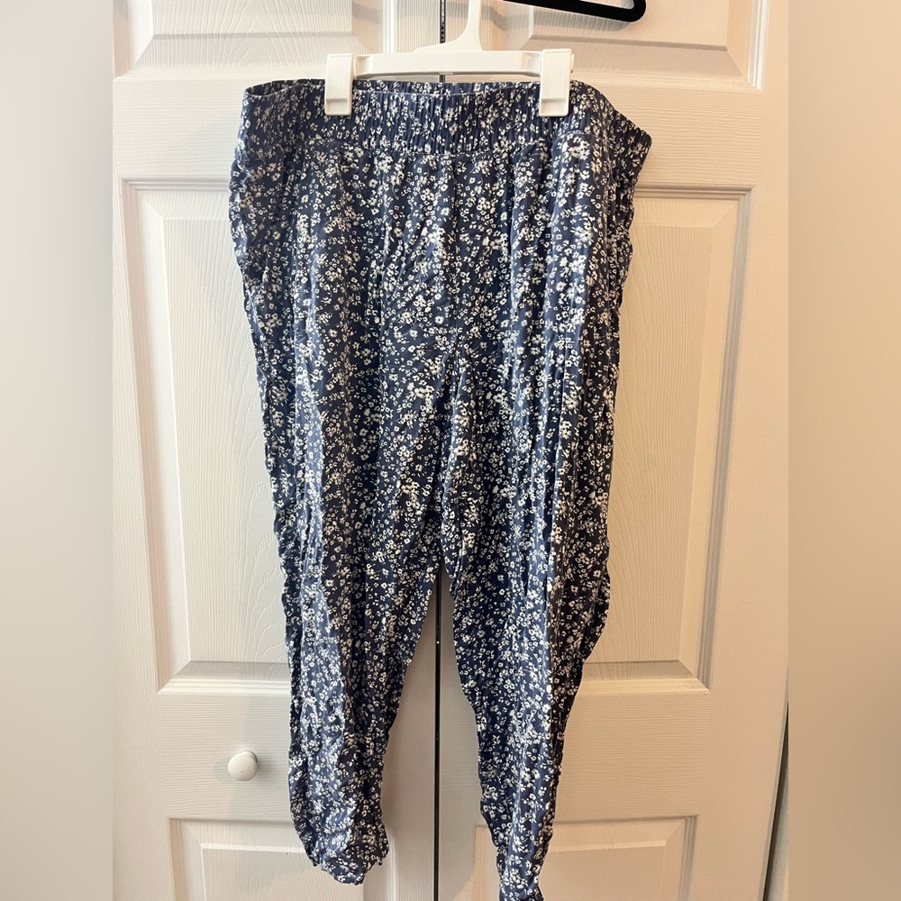 Jessica Simpson Blue and White Floral Pants